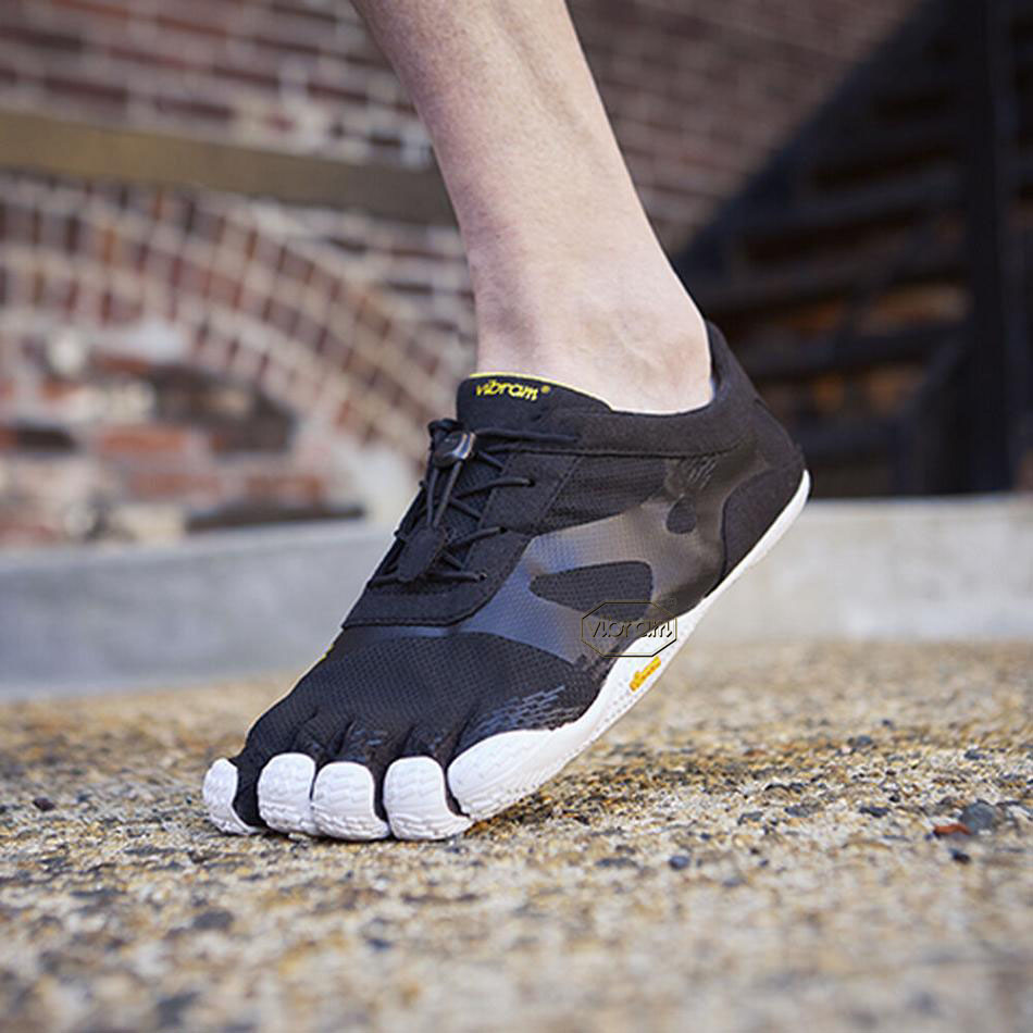 Men's Vibram KSO EVO Training Shoes Black / White | CA_P53